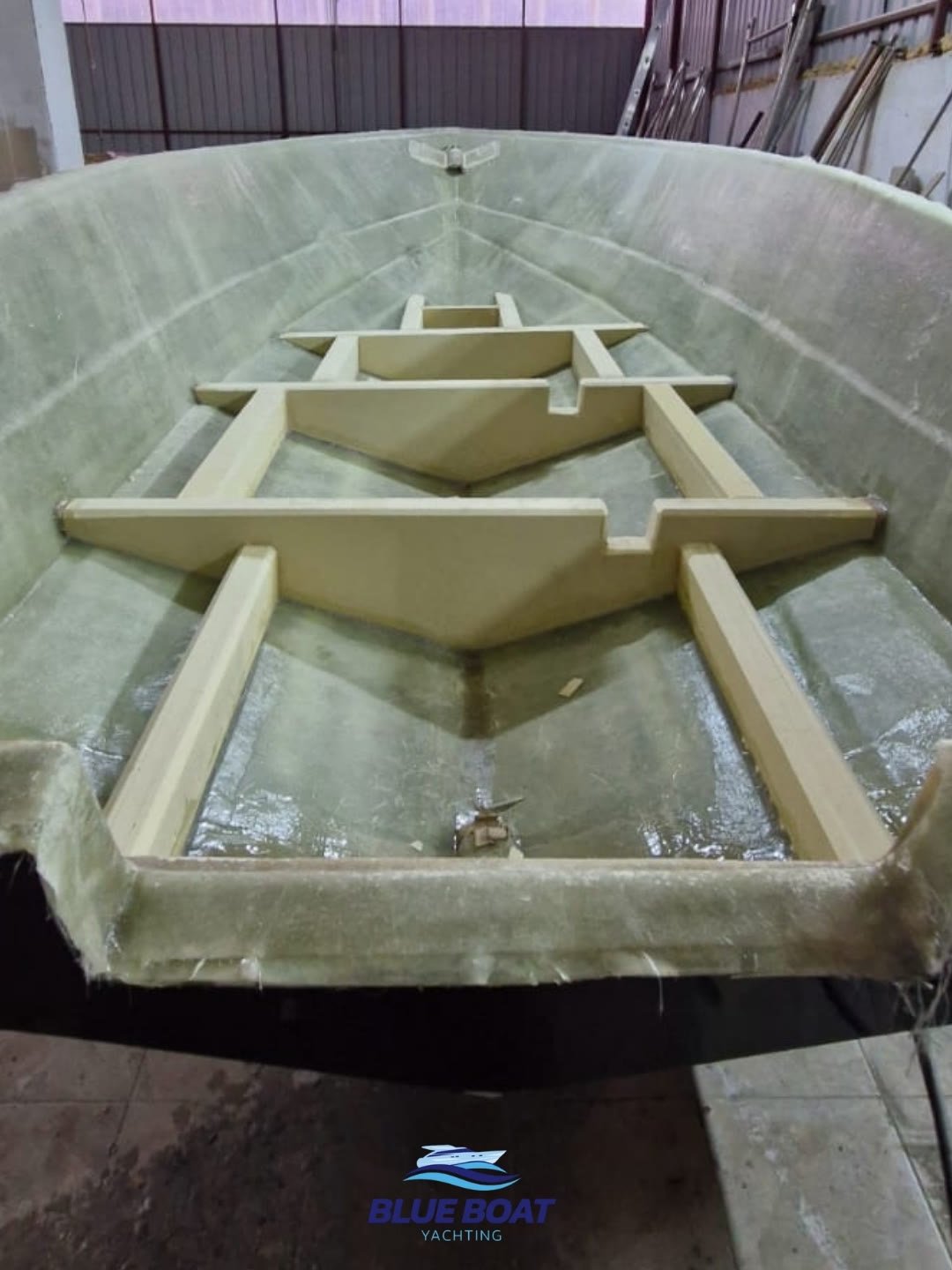 Fiberglas gövde içi, stringer ve perdeler
