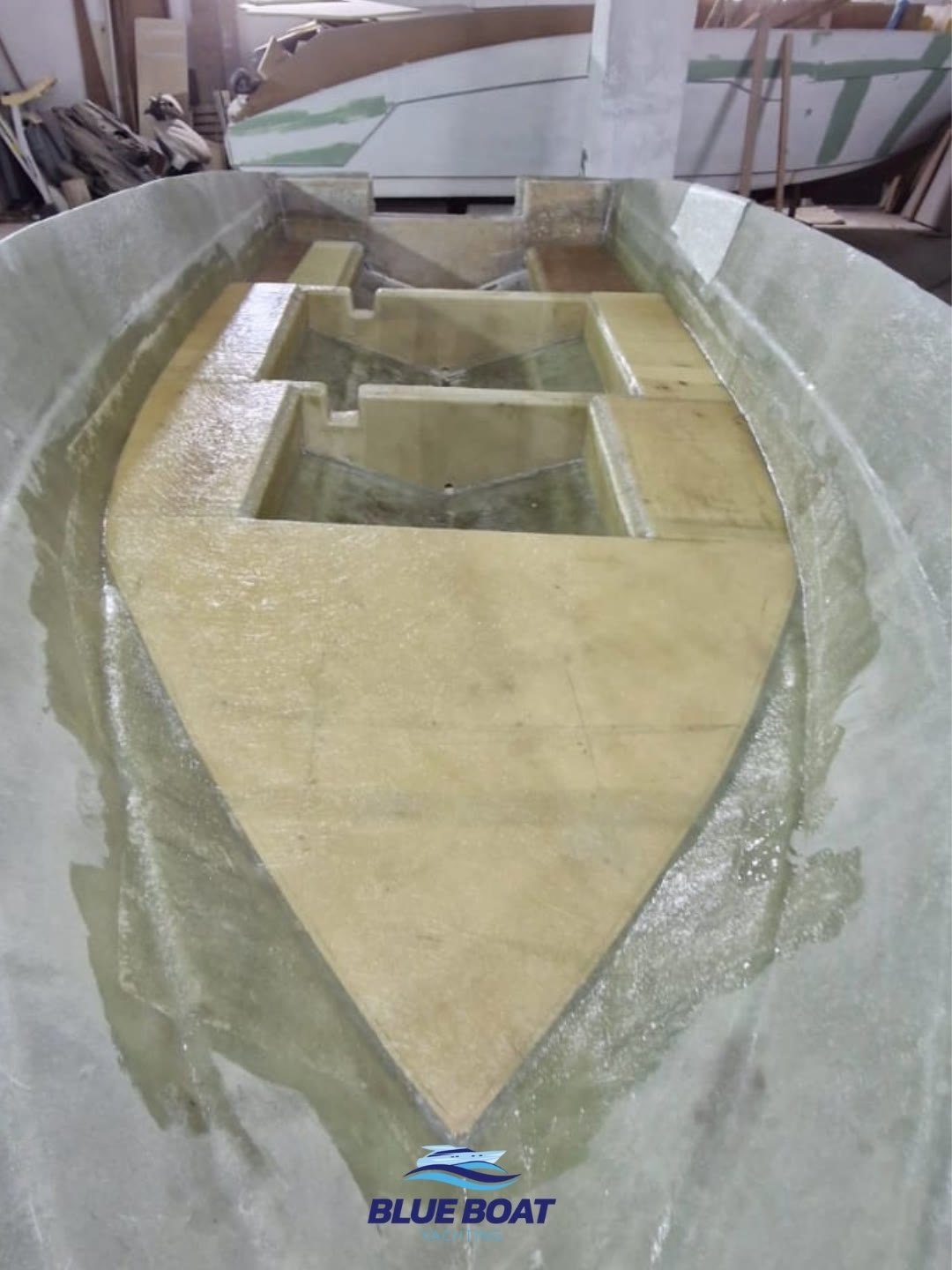 Baş kamara bölümü, fiberglas gövde