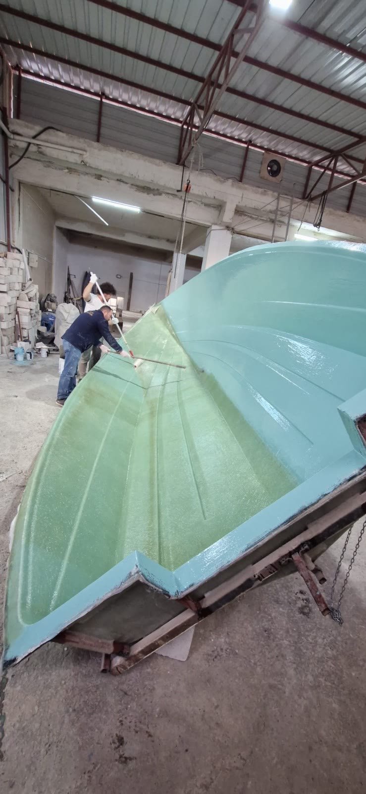 Kalıptan çıkmış fiberglas parça